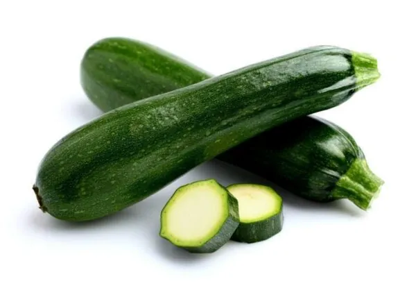 Egyptian zucchini – uniform, firm, export-ready with bright green skin